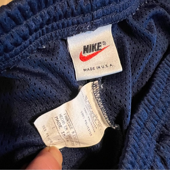 Size Lg. Nike shorts - Picture 3 of 3